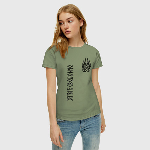 Женская футболка Символ оберег волчья лапа - живи свободно / Авокадо – фото 3