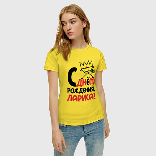 Женская футболка С днём рождения Лариса / Желтый – фото 3