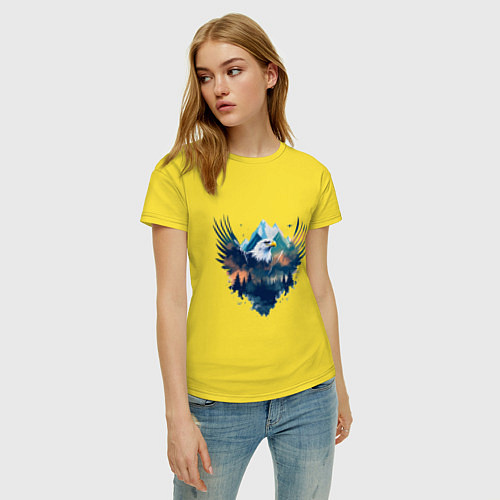 Женская футболка Орел среди леса и гор / Желтый – фото 3