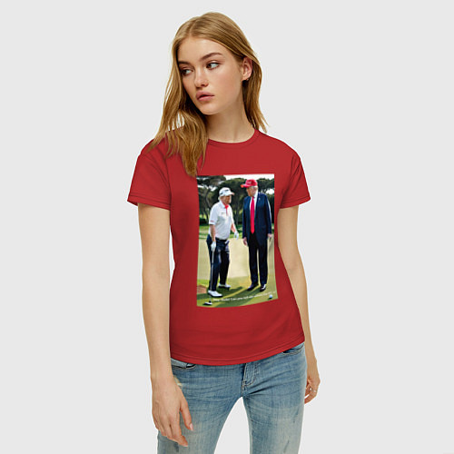 Женская футболка Джо и Дональд на поле для гольфа / Красный – фото 3