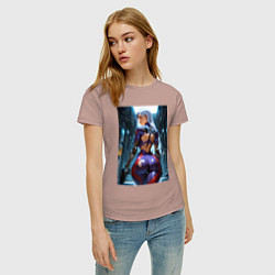 Футболка хлопковая женская Девушка с оружием в киберпанк стиле, цвет: пыльно-розовый — фото 2
