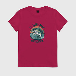 Футболка хлопковая женская Рыба выпрыгивает из воды, цвет: маджента