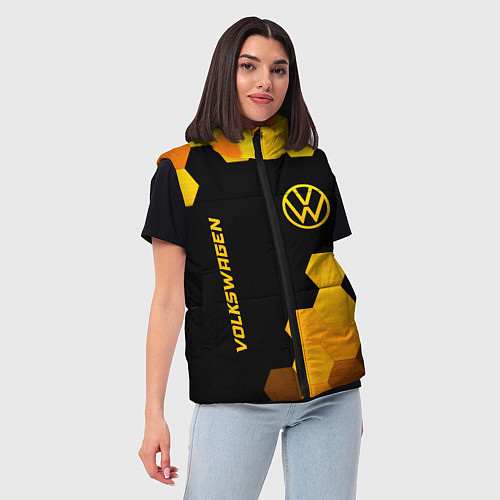 Женский жилет Volkswagen - gold gradient: символ и надпись верти / 3D-Черный – фото 3