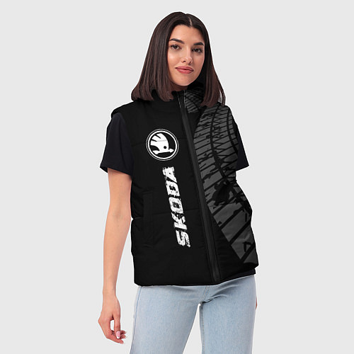 Женский жилет Skoda speed на темном фоне со следами шин: по-верт / 3D-Черный – фото 3