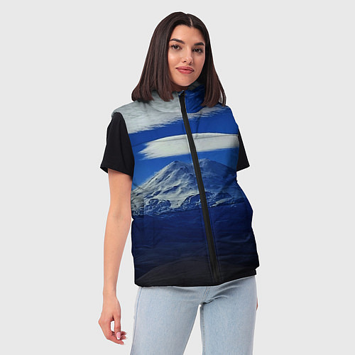 Женский жилет Эльбрус с облаками / 3D-Черный – фото 3