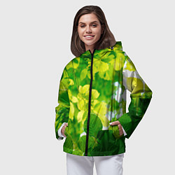 Ветровка с капюшоном женская Листья, цвет: 3D-черный — фото 2
