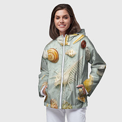 Ветровка с капюшоном женская Океанские ракушки и морские звёзды на песке, цвет: 3D-белый — фото 2