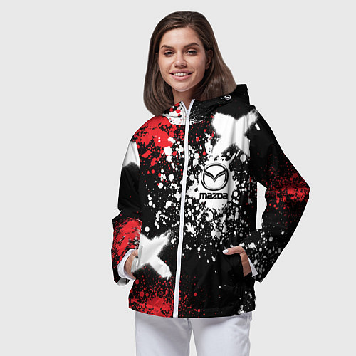 Женская ветровка Мазда на фоне граффити и брызг красок / 3D-Белый – фото 3