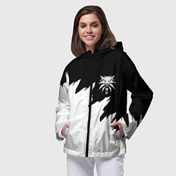 Ветровка с капюшоном женская Ведьмак белое лого краски, цвет: 3D-черный — фото 2