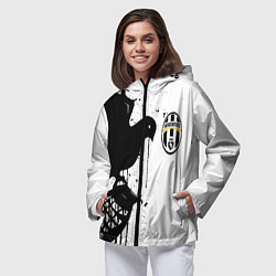 Ветровка с капюшоном женская Ювентус черная птица краски, цвет: 3D-черный — фото 2